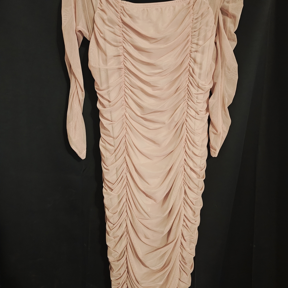Fashion to Figure Soft Pink Blouse. New Never Worn - Picture 2 of 3